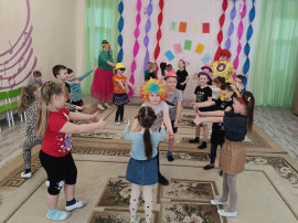 1 апреля – День шуток, смеха и веселья! 1 апреля – День шуток, смеха и веселья!.